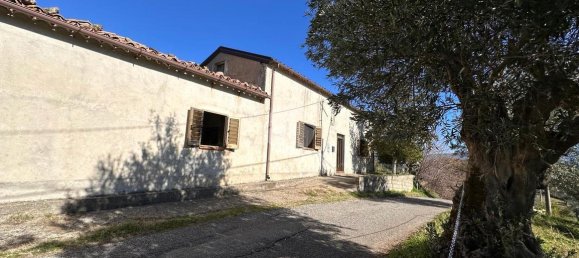 Casa de 5 habitaciónes en Montalto Uffugo, Italy No. 237343 6