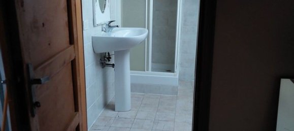 5 rooms Apartment in Arezzo, Italy No. 211077 9