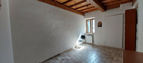 5 rooms Apartment in Arezzo, Italy No. 211077 18