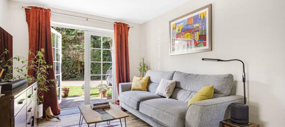 3 bedrooms House in Egham, United Kingdom No. 8622 28