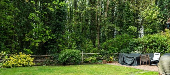 3 bedrooms House in Egham, United Kingdom No. 8622 5