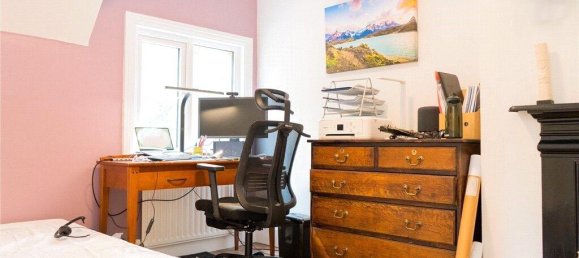 3 bedrooms House in Egham, United Kingdom No. 8622 14