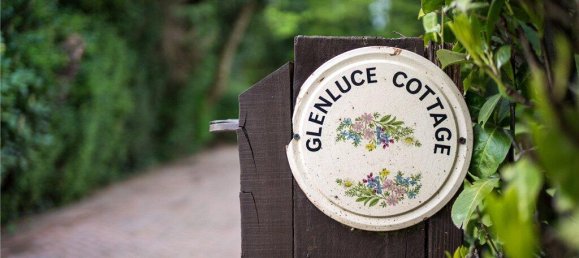 3 bedrooms House in Egham, United Kingdom No. 8622 6