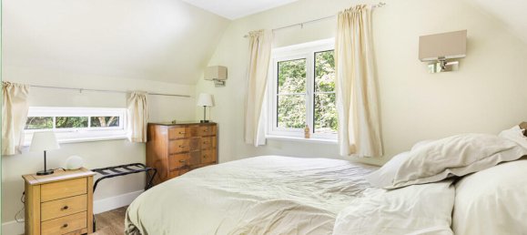 3 bedrooms House in Egham, United Kingdom No. 8622 17