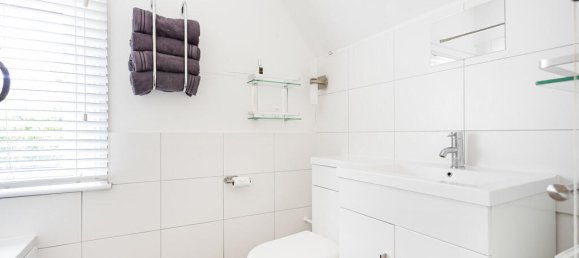 3 bedrooms House in Egham, United Kingdom No. 8622 16