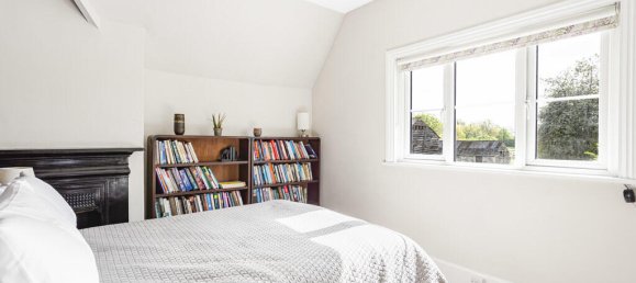 3 bedrooms House in Egham, United Kingdom No. 8622 8