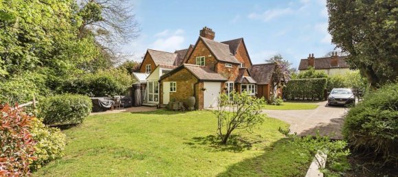 3 bedrooms House in Egham, United Kingdom No. 8622 34