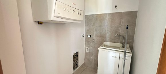 4 bedrooms Duplex in Castelfranco Emilia, Italy No. 336670 6