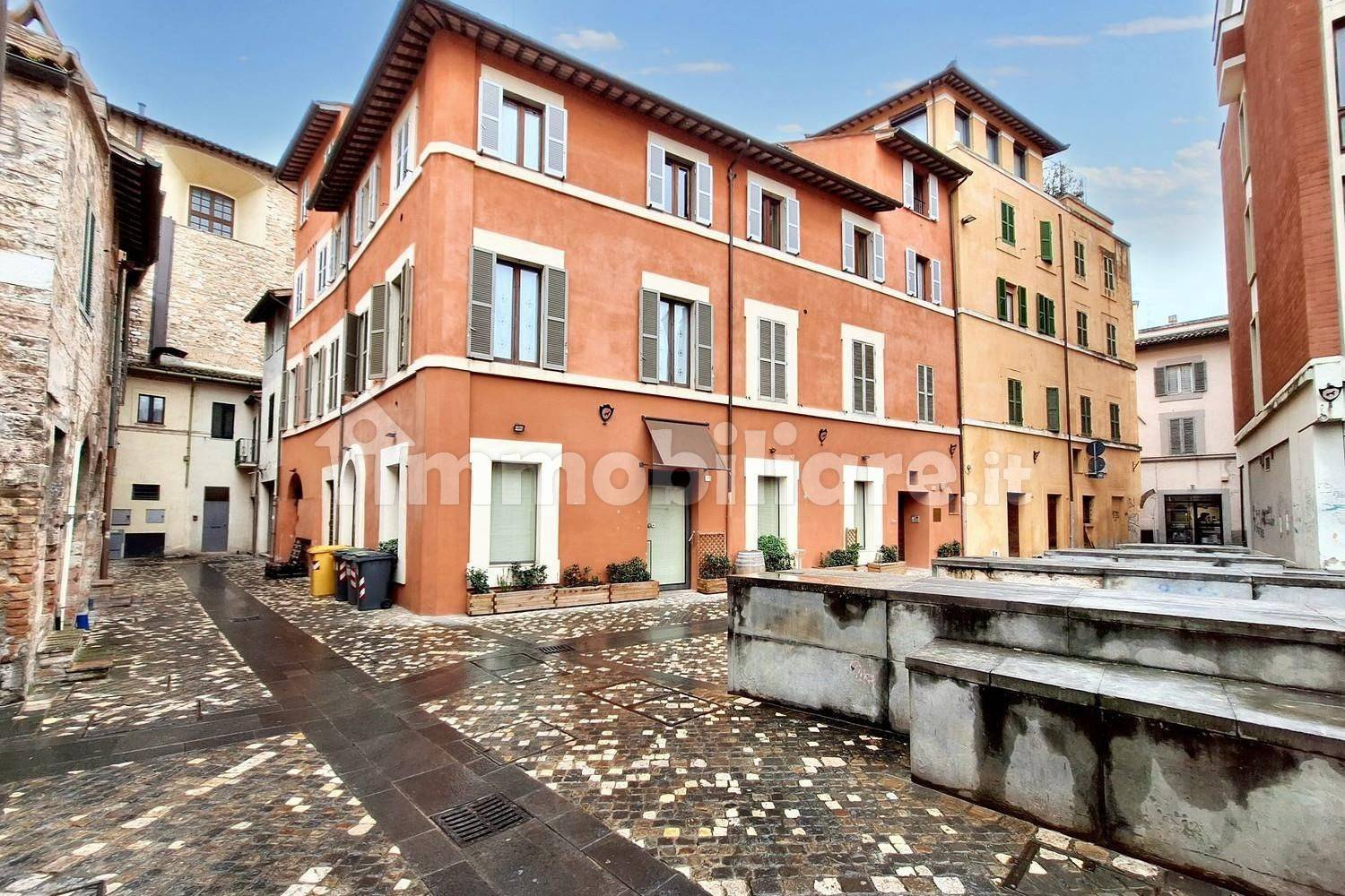 5 rooms Commercial property in Foligno, Italy No. 46128