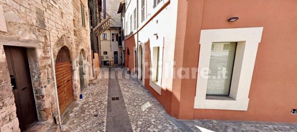 5 rooms Commercial property in Foligno, Italy No. 46128 4