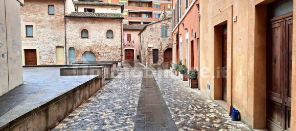 5 rooms Commercial property in Foligno, Italy No. 46128 7