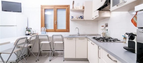 5 rooms Apartment in Montignoso, Italy No. 216489 10