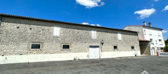 5 bedrooms House in Saint-Jean-d'Angely, France No. 277436 9