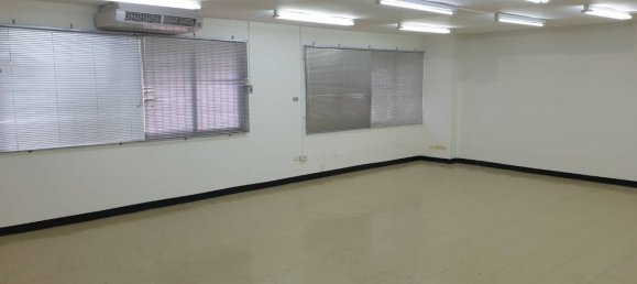  Office in Khlong San, Thailand No. 64875 3