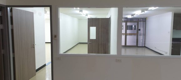  Office in Khlong San, Thailand No. 64875 6