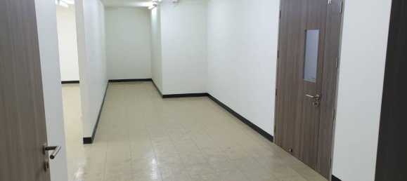  Office in Khlong San, Thailand No. 64875 8