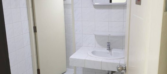  Office in Khlong San, Thailand No. 64875 7