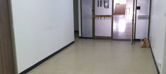  Office in Khlong San, Thailand No. 64875 2