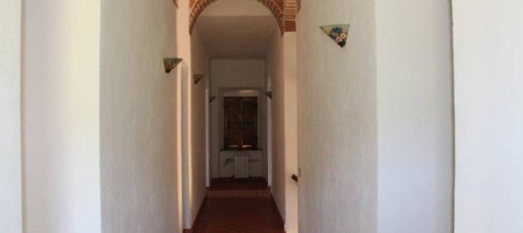 4 bedrooms House in Pomarance, Italy No. 68721 7