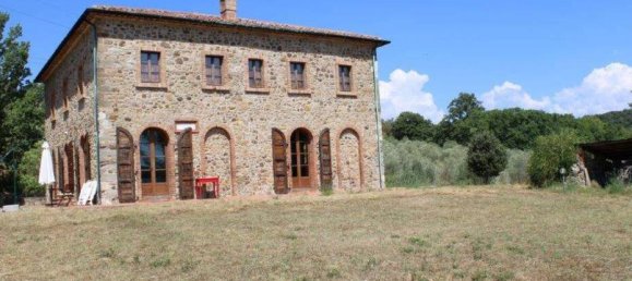 4 bedrooms House in Pomarance, Italy No. 68721 30