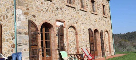 4 bedrooms House in Pomarance, Italy No. 68721 16