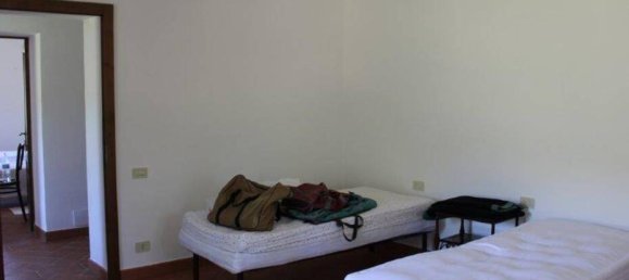 4 bedrooms House in Pomarance, Italy No. 68721 5