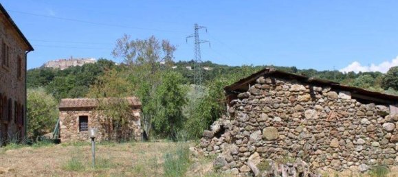 4 bedrooms House in Pomarance, Italy No. 68721 6