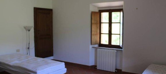 4 bedrooms House in Pomarance, Italy No. 68721 12