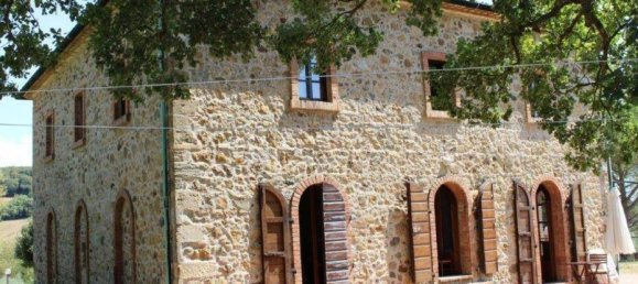 4 bedrooms House in Pomarance, Italy No. 68721 4