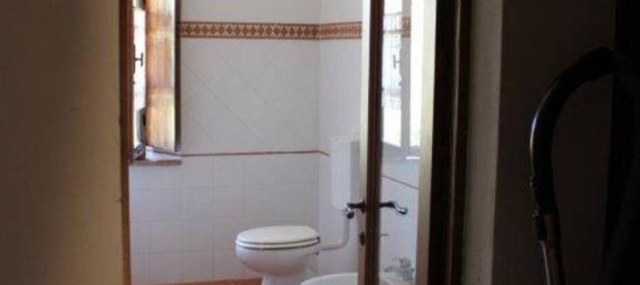 4 bedrooms House in Pomarance, Italy No. 68721 25