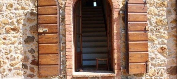 4 bedrooms House in Pomarance, Italy No. 68721 22