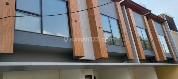 3 bedrooms House in Kebon Jeruk, Indonesia No. 1409 3