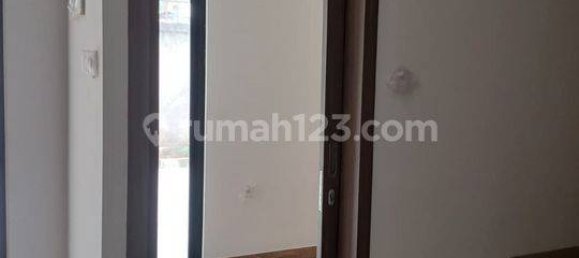 3 bedrooms House in Kebon Jeruk, Indonesia No. 1409 15