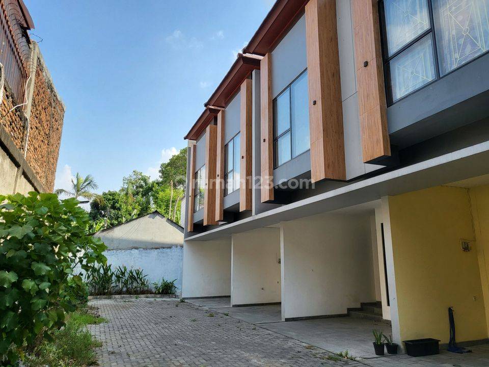 3 bedrooms House in Kebon Jeruk, Indonesia No. 1409