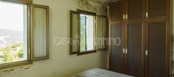 Дом с 3 спальнями в Фрассиноро, Италия № 221899 34