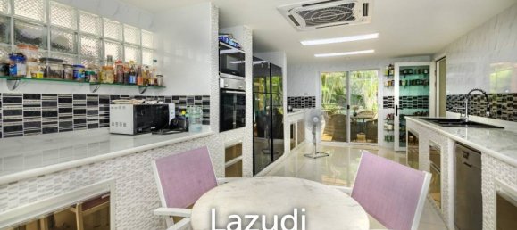 3 bedrooms Villa in Bang Lamung, Thailand No. 14734 2