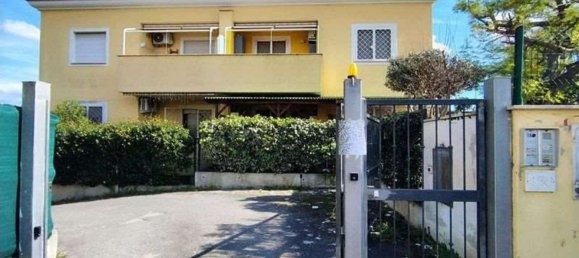 3 rooms Apartment in Rome, Italy No. 199800 4