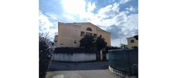 3 rooms Apartment in Rome, Italy No. 199800 6