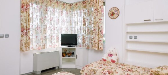 5 bedrooms Villa in Polygyros, Greece No. 5695 14