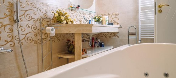 5 bedrooms Villa in Polygyros, Greece No. 5695 16