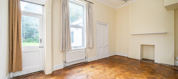 2 bedrooms Apartment in London, United Kingdom No. 14123 8