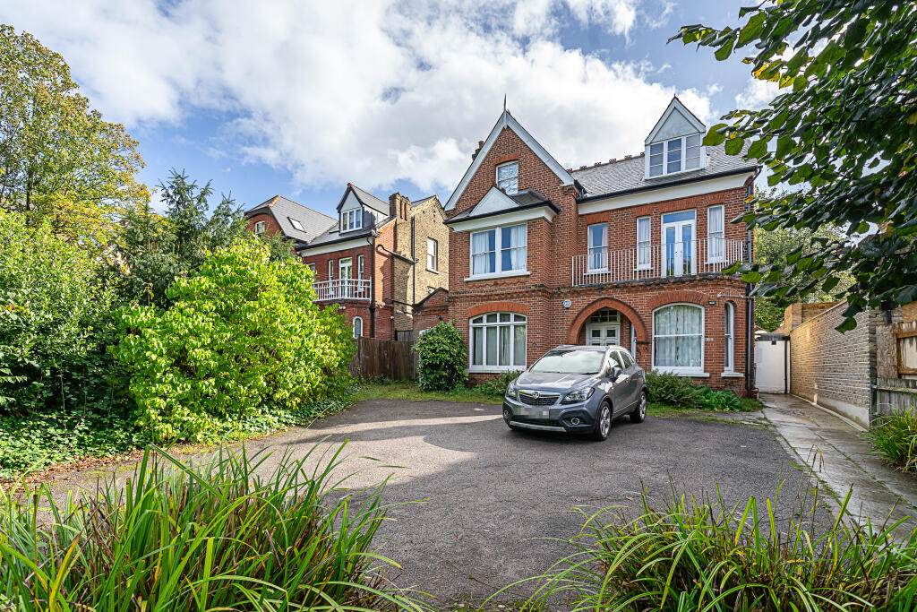 2 bedrooms Apartment in London, United Kingdom No. 14123