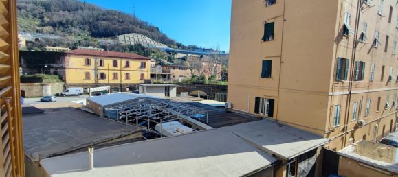 5 rooms Apartment in Genoa, Italy No. 36913 2