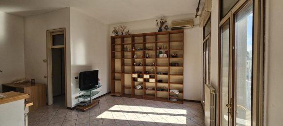 3 rooms Building in Padua, Italy No. 85276 3