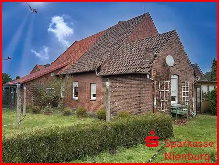 Casa de 4 habitaciónes en Nienburg, Germany No. 155783