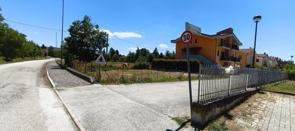 Land in Rocchetta a Volturno, Italy No. 373509 2