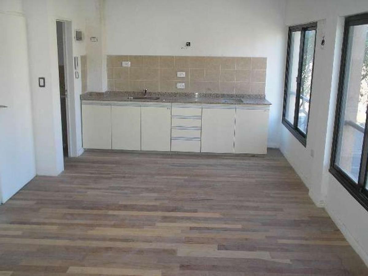 Studio in Moron, Argentina No. 9774