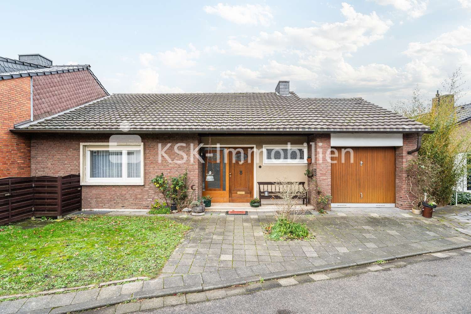 4 bedrooms Townhouse in Rhein-Erft, Germany No. 212098