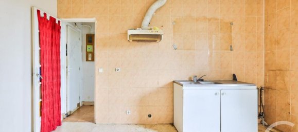 1 bedroom Apartment in Aubervilliers, France No. 299641 4