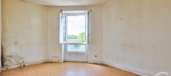 1 bedroom Apartment in Aubervilliers, France No. 299641 8